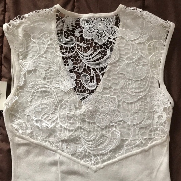 NEW GUESS Cap-Sleeve Lace Back Body-con Dress SZ L - Picture 5 of 5